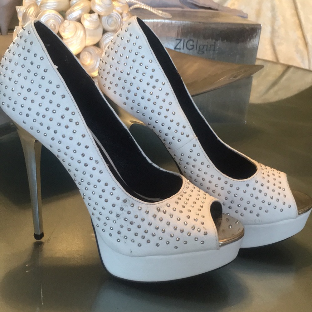 Ladies size 8 heels